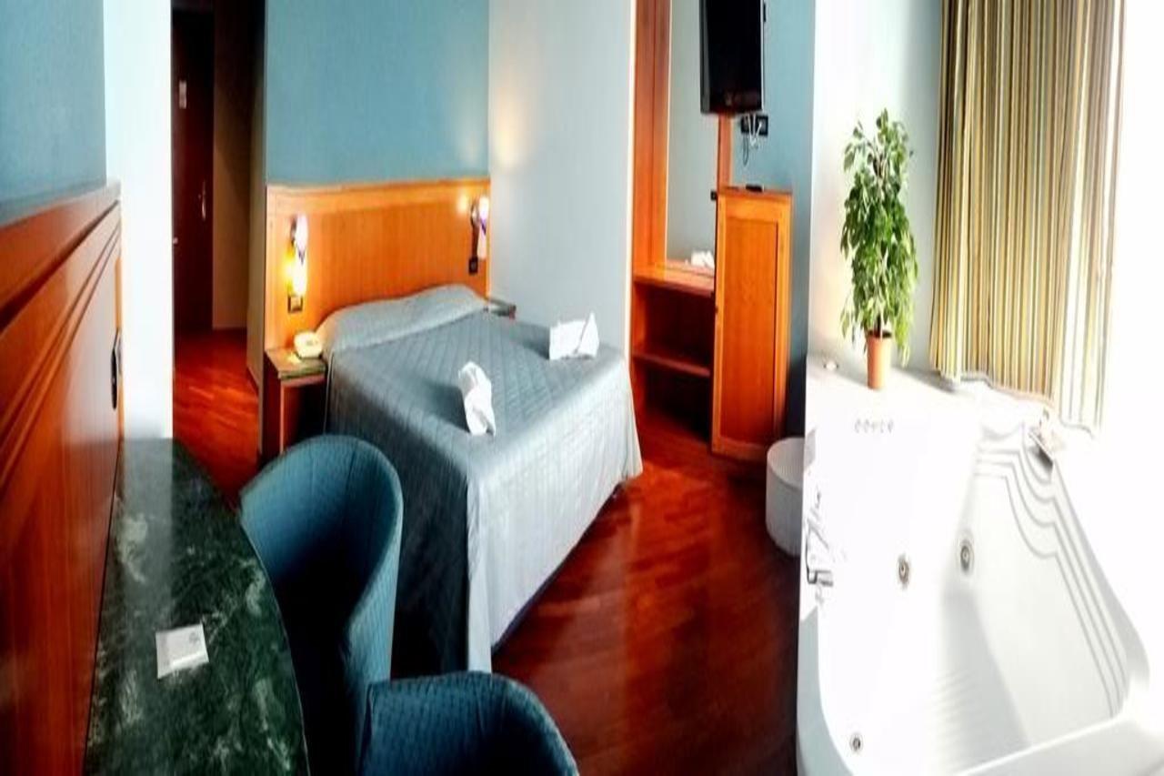 Hotel Michelangelo Palace & Spa Терни Экстерьер фото