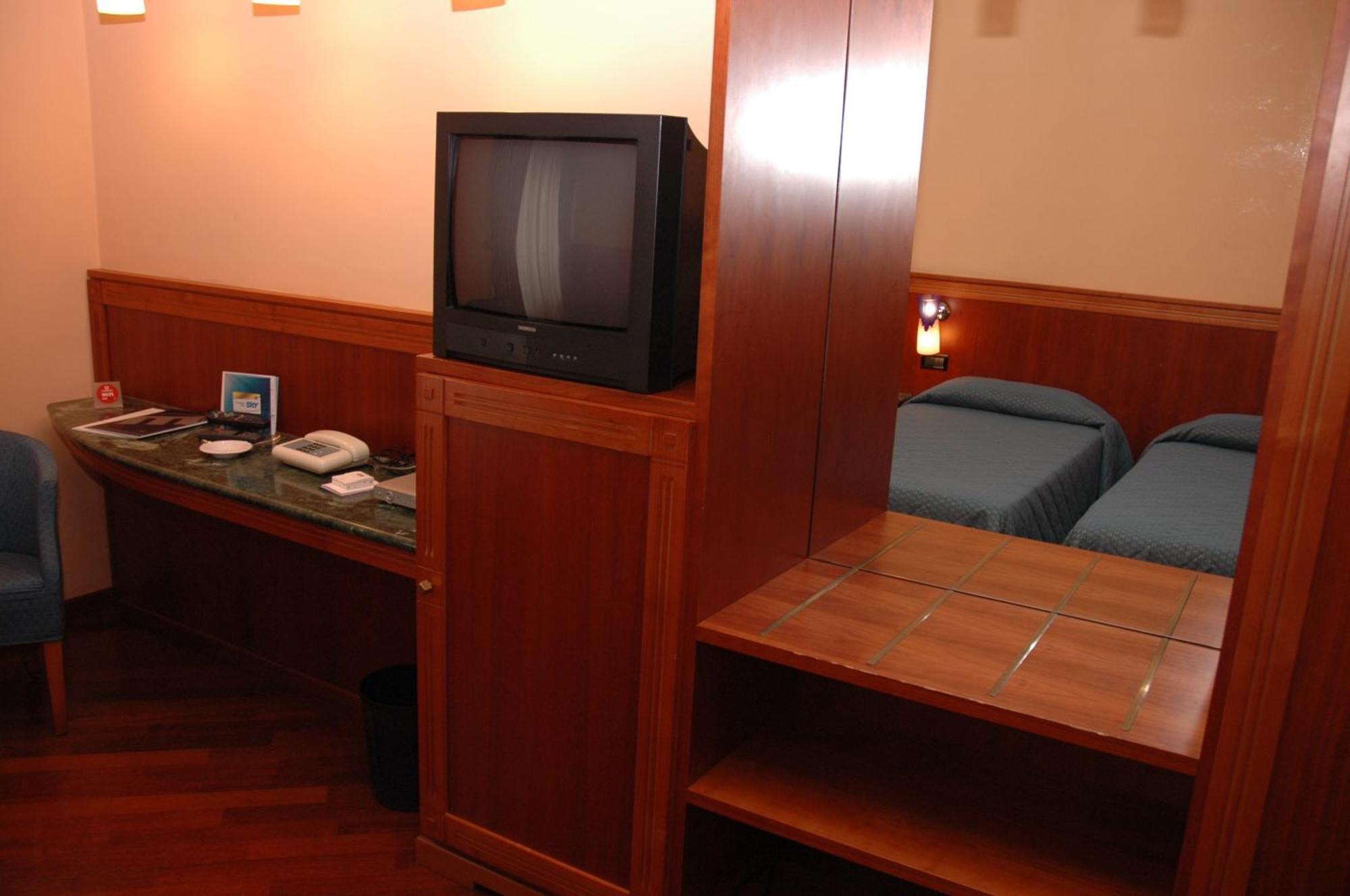 Hotel Michelangelo Palace & Spa Терни Номер фото