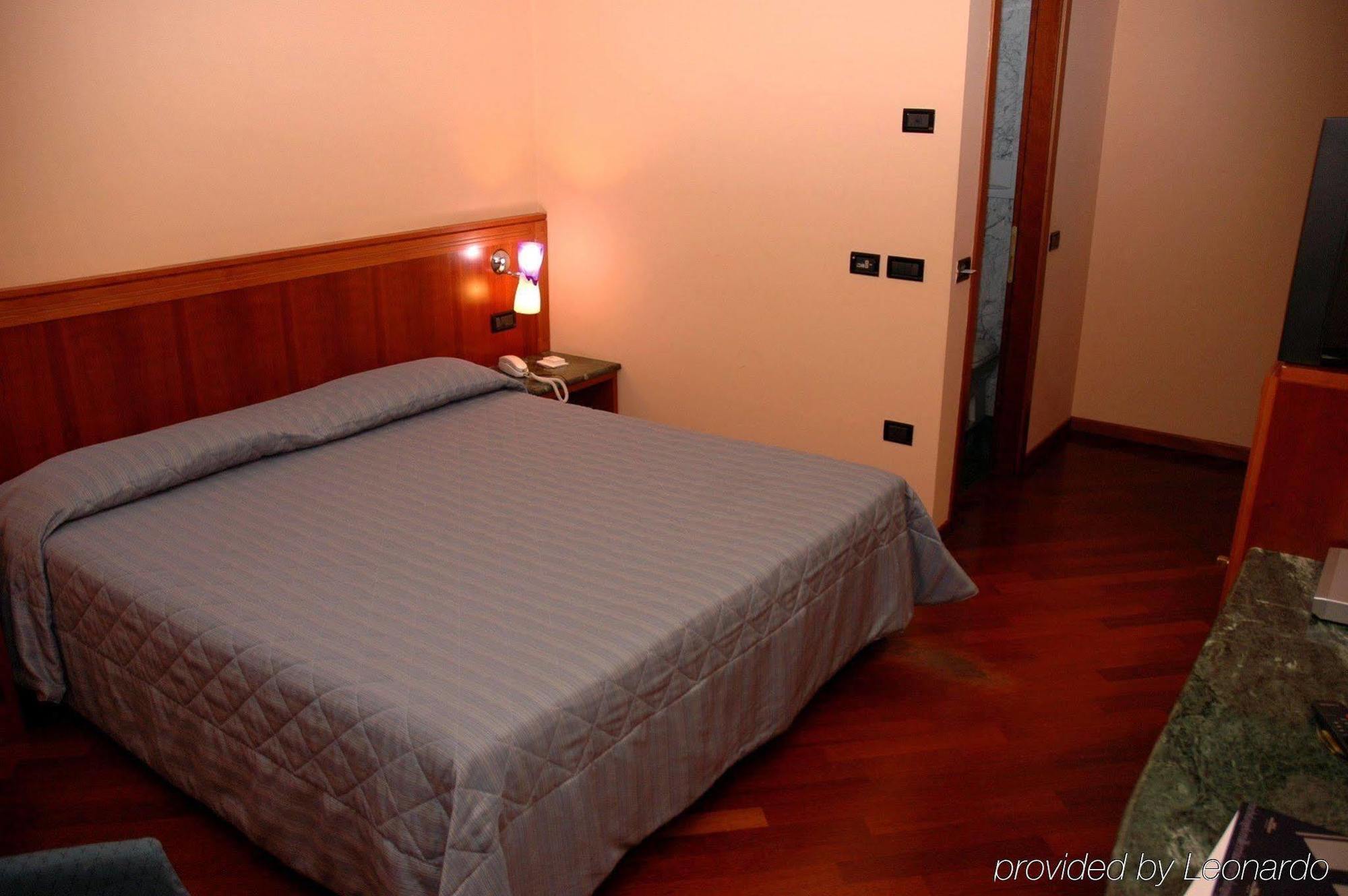 Hotel Michelangelo Palace & Spa Терни Экстерьер фото