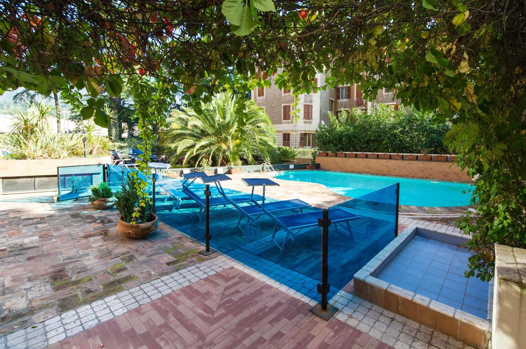Hotel Michelangelo Palace & Spa Терни Экстерьер фото